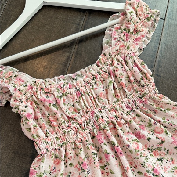 Floral Pink Ruffle Top size Small - Picture 4 of 9